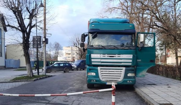 На Львівщині п’яний водій вантажівки пропонував хабар поліцейським На Львівщині п’яний водій вантажівки пропонував хабар поліцейським