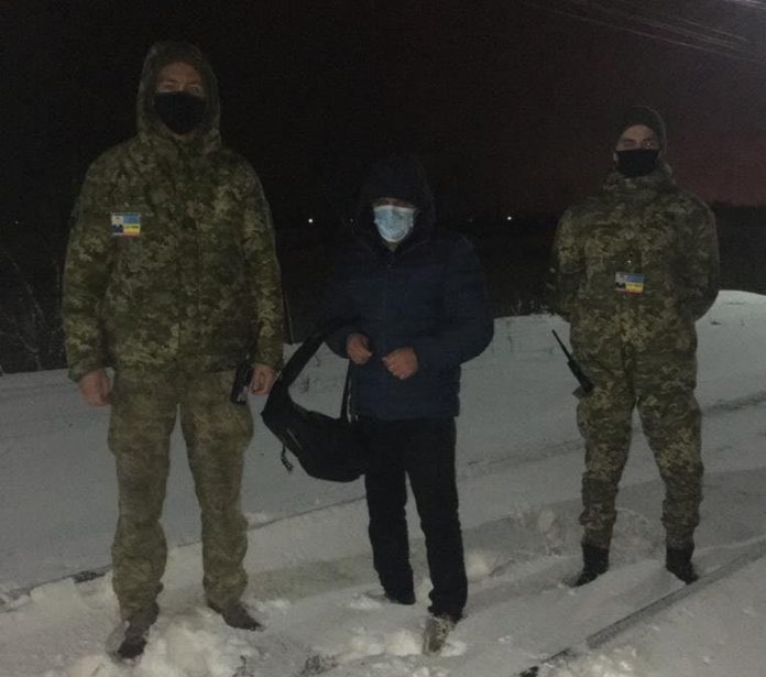Львівські прикордонники затримали нелегала, який намагався потрапити до Польщі Львівські прикордонники затримали нелегала, який намагався потрапити до Польщі