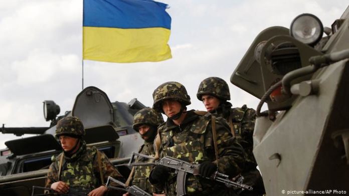 На Донбасі тяжко поранили українського бійця На Донбасі тяжко поранили українського бійця