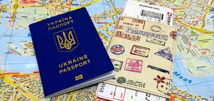 З українським паспортом можна без візи відвідати 130 країн З українським паспортом можна без візи відвідати 130 країн