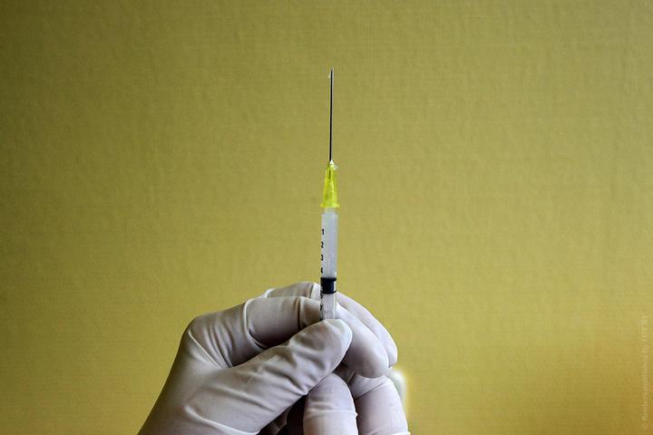 Коли розпочнеться вакцинація від коронавірусу в Україні і як це буде у Львові