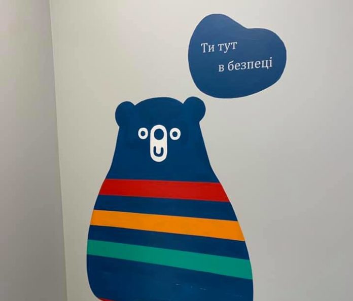 У львівській лікарні стіни прикрасили ведмедиками Охматдитиками У львівській лікарні стіни прикрасили ведмедиками Охматдитиками