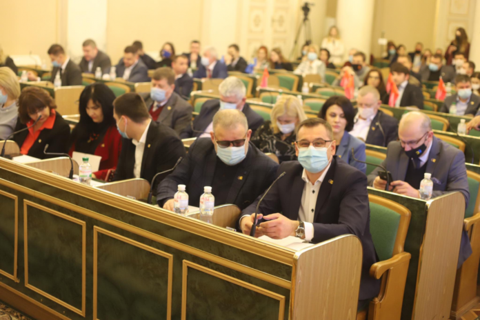 Львівська обласна рада вимагає повернути Бандері звання Героя України Львівська обласна рада вимагає повернути Бандері звання Героя України