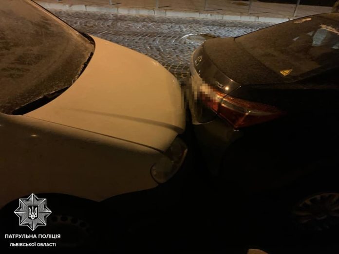 Розбив п’ять авто і спробував втекти — патрульні затримали нетверезого іноземця Розбив п’ять авто і спробував втекти — патрульні затримали нетверезого іноземця
