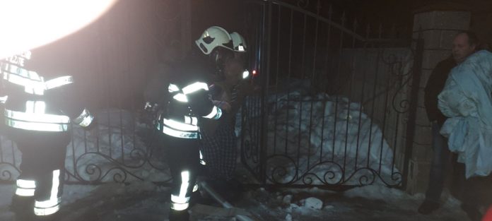 У Червонограді під час пожежі ледь не загинув 70-річний чоловік У Червонограді під час пожежі ледь не загинув 70-річний чоловік