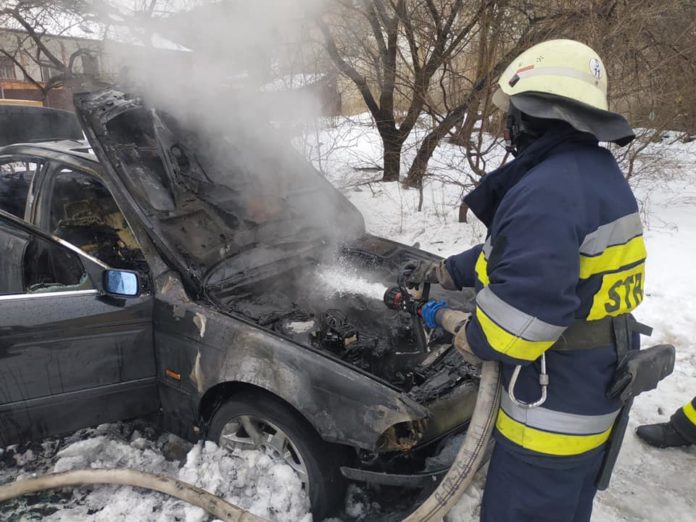 У Дрогобичі згоріла автівка (фото) У Дрогобичі згоріла автівка (фото)