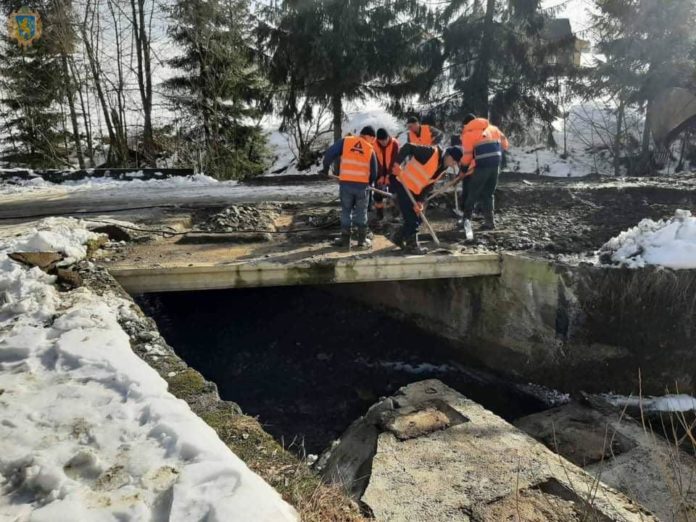 На Львівщині відновили ремонт двох мостів На Львівщині відновили ремонт двох мостів