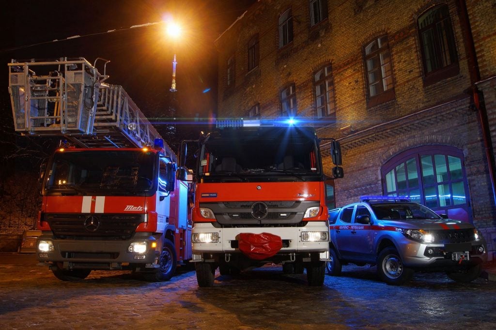 У Бориславі рятувальники надали доступ до квартири, де зачинилась 3-річна дитина