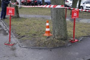 У Львові на вулиці виявили ручну гранату (фото) - 2