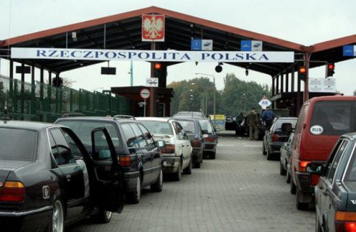 На кордоні з Польщею спостерігаються великі автомобільні черги