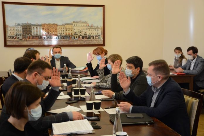 У мерії відмовилися виділяти гроші на зарплату муніципалів У мерії відмовилися виділяти гроші на зарплату муніципалів
