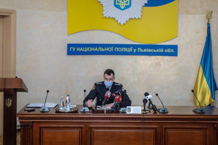 Перший брифінг нового начальника поліції Львівщини перетворився на балаган Перший брифінг нового начальника поліції Львівщини перетворився на балаган