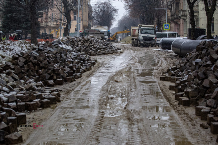У Львові відновили ремонтні роботи на трьох вулицях У Львові відновили ремонтні роботи на трьох вулицях