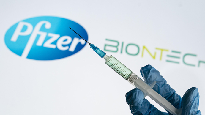 У МОЗ кажуть, що вакцина Pfizer з’явиться в Україні вже у лютому