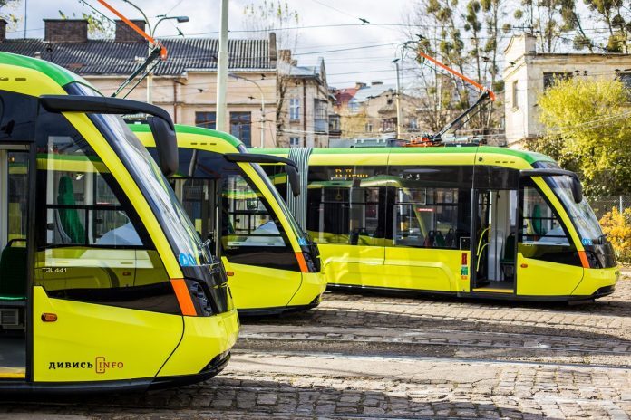 У Львові травмувалась жінка, яка виходила з трамвая У Львові травмувалась жінка, яка виходила з трамвая