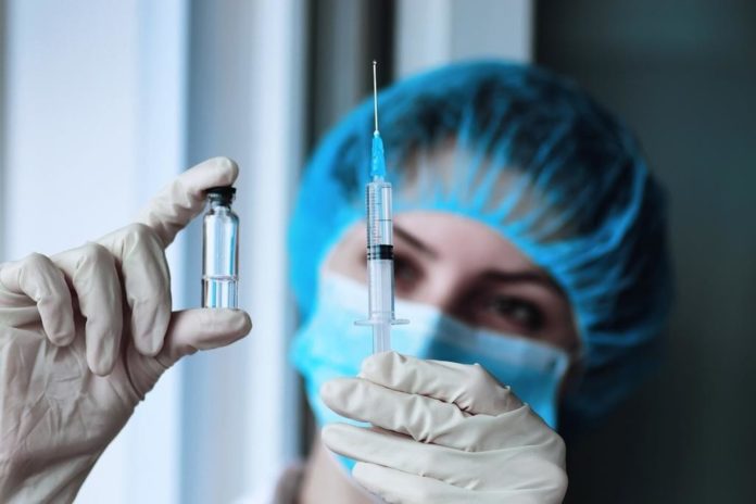 Вчора у Львові від коронавірусу вакцинували понад дві з половиною тисячі людей Вчора у Львові від коронавірусу вакцинували понад дві з половиною тисячі людей