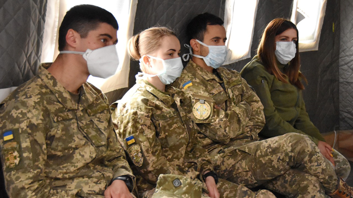 Майже 20 тисяч військових ЗСУ отримали бустерне щеплення проти коронавірусу