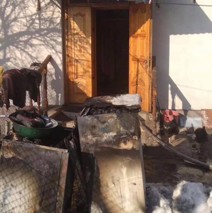 На Золочівщині рятувальники ліквідували пожежу в будинку На Золочівщині рятувальники ліквідували пожежу в будинку