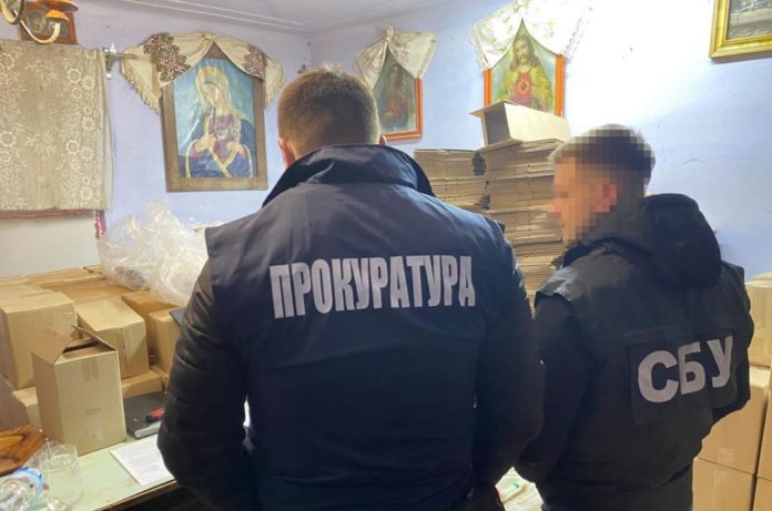 На Львівщині виявили склад фальсифікованого алкоголю (фото) На Львівщині виявили склад фальсифікованого алкоголю (фото)