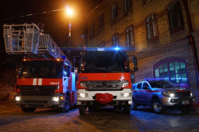 У Львові вогнеборці ліквідували пожежу на балконі квартири багатоповерхівки У Львові вогнеборці ліквідували пожежу на балконі квартири багатоповерхівки
