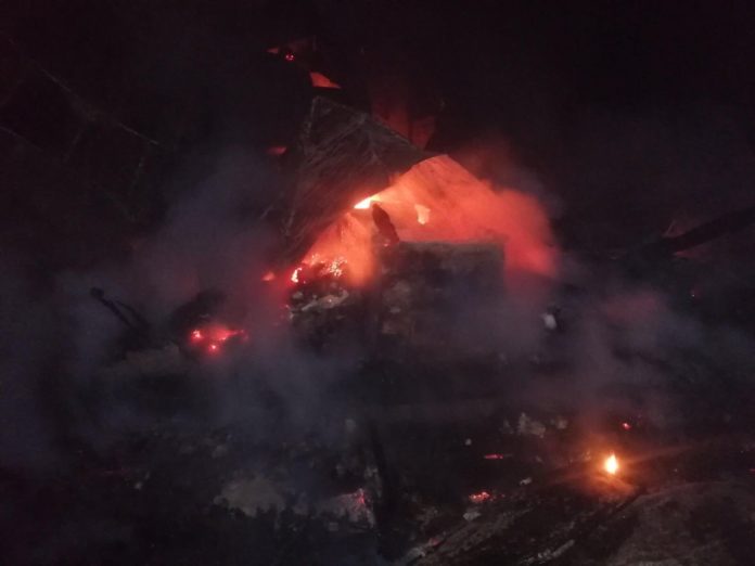 У Червоноградському районі згоріло дерев’яне помешкання У Червоноградському районі згоріло дерев’яне помешкання