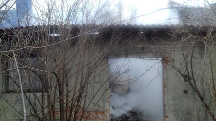 У Стрию горіла закинута будівля (фото) У Стрию горіла закинута будівля (фото)