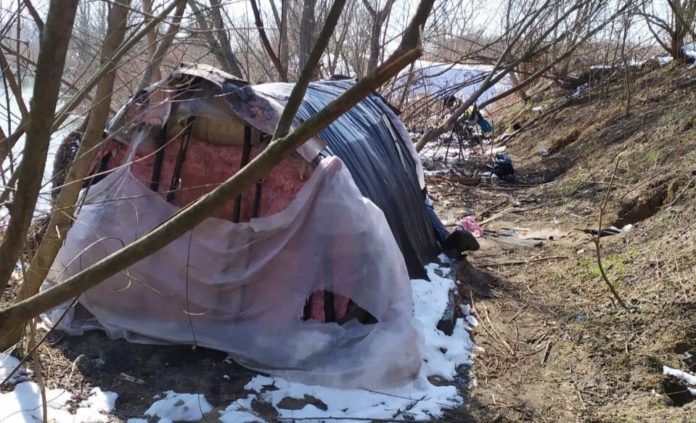 54-річного дрогобичанина вбили, а тіло заховали в саморобному наметі 54-річного дрогобичанина вбили, а тіло заховали в саморобному наметі