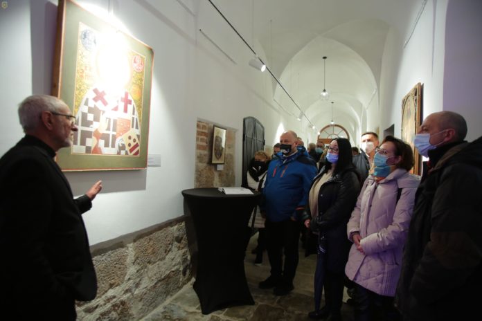У музеї Митрополита Шептицького відкрили мультимедійну виставку «Художники дипломати – перехресні стежки» У музеї Митрополита Шептицького відкрили мультимедійну виставку «Художники дипломати – перехресні стежки»
