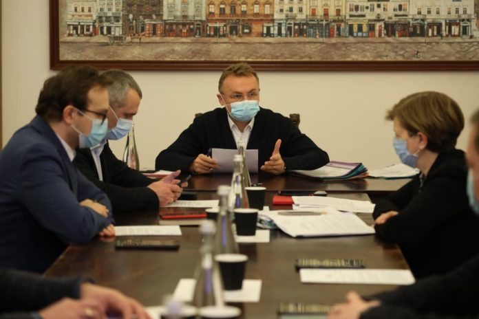 Мерія Львова виділила понад 4 мільйони гривень на закупівлю кисневих концентраторів Мерія Львова виділила понад 4 мільйони гривень на закупівлю кисневих концентраторів