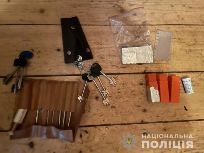 У Львові оперативники затримали гастролерів, причетних до пограбування У Львові оперативники затримали гастролерів, причетних до пограбування