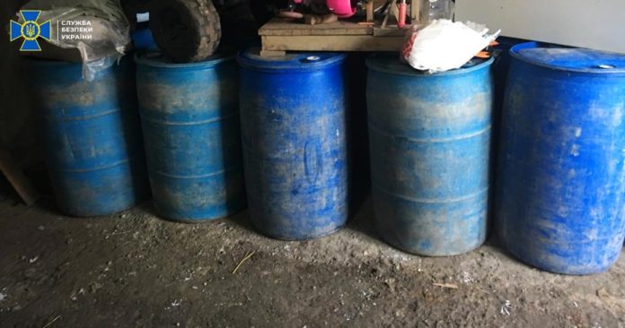 На Львівщині СБУ зупинила виробництво фальсифікованого алкоголю На Львівщині СБУ зупинила виробництво фальсифікованого алкоголю