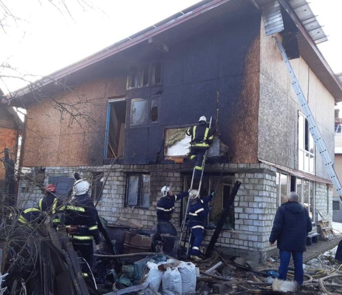 У Стрийському районі горіла будівля У Стрийському районі горіла будівля