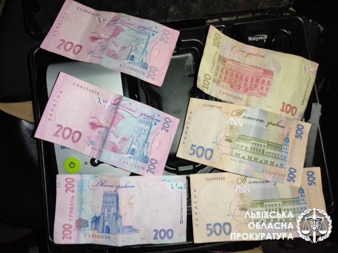 На Львівщині будуть судити водія, який пропонував поліцейському хабар На Львівщині будуть судити водія, який пропонував поліцейському хабар