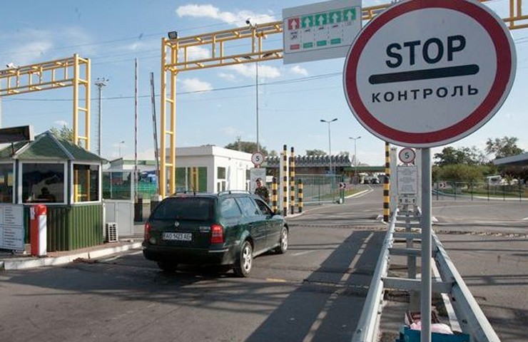 В Україні можуть дозволити виїзд за кордон ще кільком категоріям чоловіків, - законопроєкт