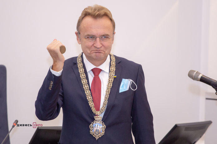 Садовий у соцмережах відповів на звинувачення НАЗК Садовий у соцмережах відповів на звинувачення НАЗК