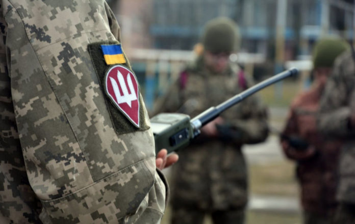 Стала відома причина смерті військової, яка отримала щеплення від коронавірусу Стала відома причина смерті військової, яка отримала щеплення від коронавірусу