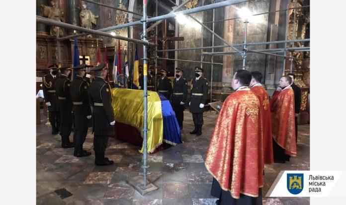 У Львові попрощалися із загиблим військовослужбовцем Ігорем Байталою У Львові попрощалися із загиблим військовослужбовцем Ігорем Байталою
