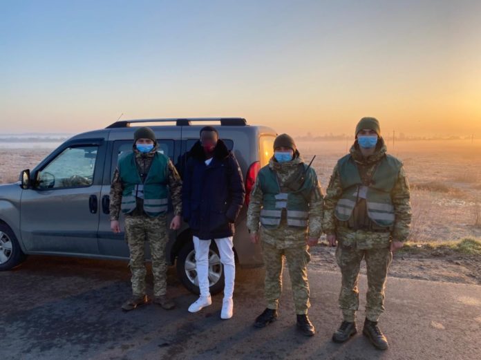 На Львівщині прикордонники затримали громадян Польщі та Гвінеї На Львівщині прикордонники затримали громадян Польщі та Гвінеї