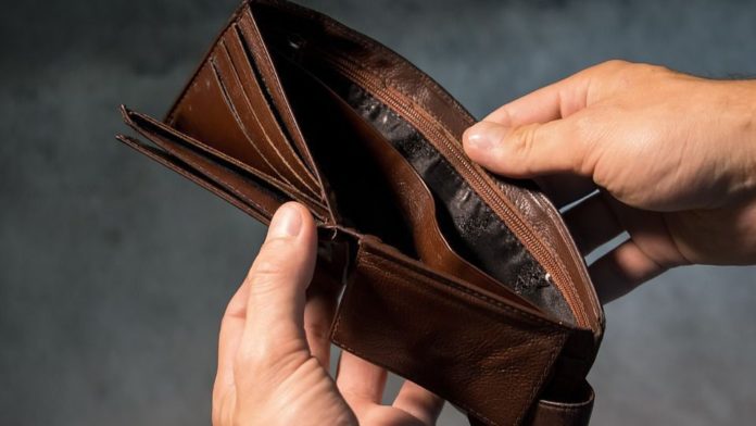 Рівень бідності серед працюючих українців становив 42,4% Рівень бідності серед працюючих українців становив 42,4%