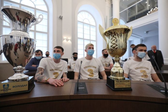 Волейбольна команда Львова отримала 100 тисяч за перемогу в Чемпіонаті України Волейбольна команда Львова отримала 100 тисяч за перемогу в Чемпіонаті України