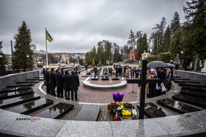 Був ангелом-охоронцем замків: на Личакові вшанували пам’ять Бориса Возницького (фото) Був ангелом-охоронцем замків: на Личакові вшанували пам’ять Бориса Возницького (фото)