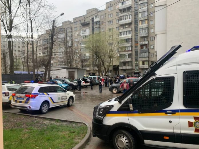 П’яний львів’янин на Porsche розбив три автомобілі П’яний львів’янин на Porsche розбив три автомобілі