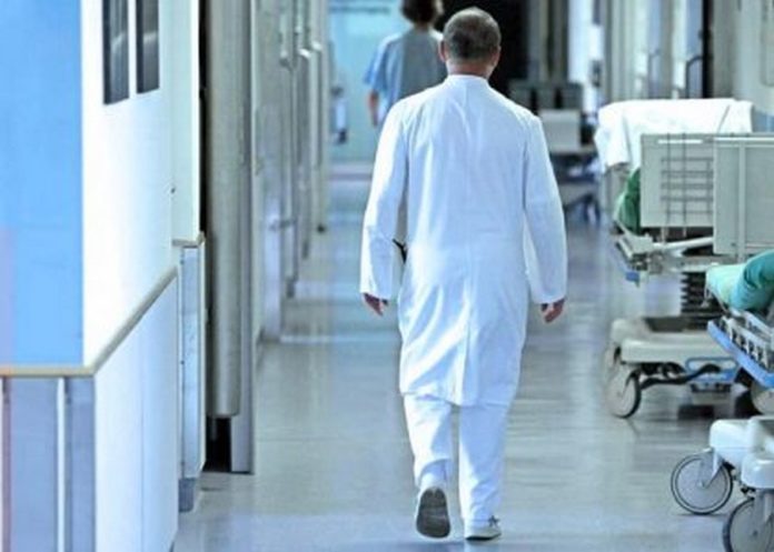 У світі за добу зафіксували понад 10 тисяч смертей від коронавірусу У світі за добу зафіксували понад 10 тисяч смертей від коронавірусу