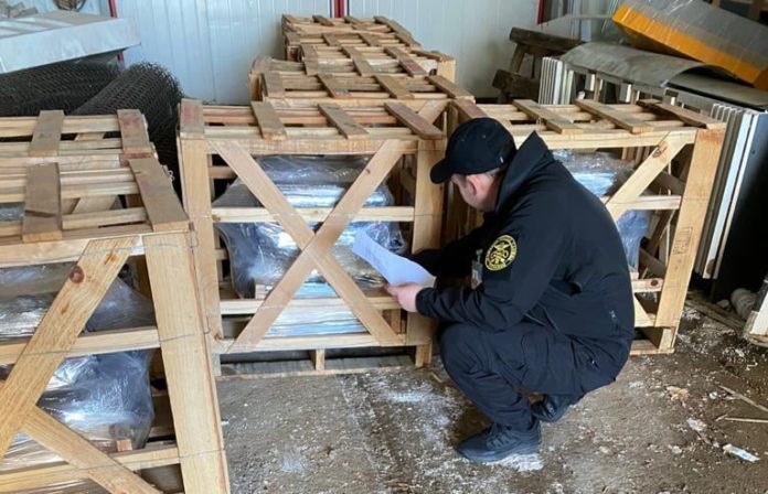 На Львівщині митники викрили оборудку з двигунами на мільйон гривень На Львівщині митники викрили оборудку з двигунами на мільйон гривень