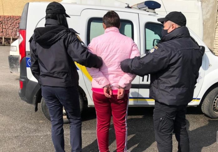 У Золочівському районі жінка напала та побила пенсіонера У Золочівському районі жінка напала та побила пенсіонера