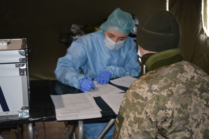 Понад 18 тисяч військовослужбовців ЗСУ повністю імунізовані проти коронавірусу Понад 18 тисяч військовослужбовців ЗСУ повністю імунізовані проти коронавірусу