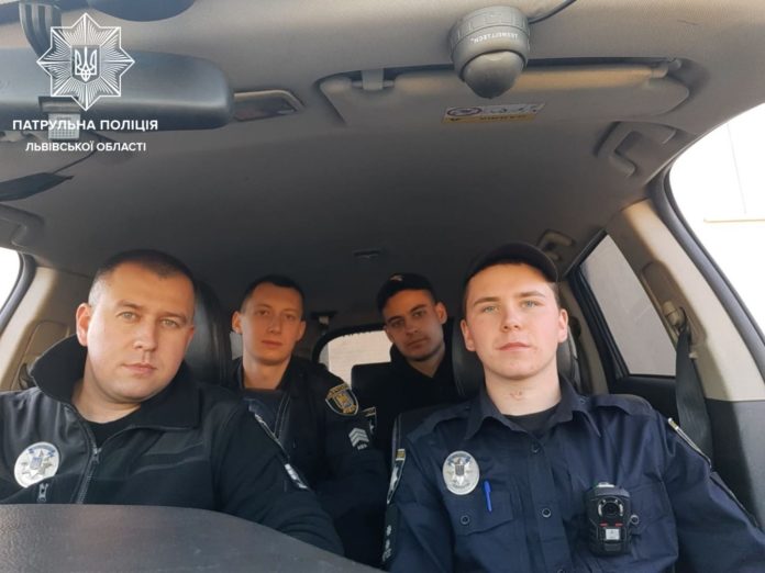 У Львові чоловік під дією наркотиків погрожував вистрибнути з 9-го поверху У Львові чоловік під дією наркотиків погрожував вистрибнути з 9-го поверху