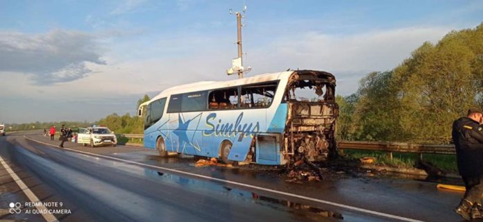 На Львівщині на ходу загорівся рейсовий автобус з пасажирами На Львівщині на ходу загорівся рейсовий автобус з пасажирами