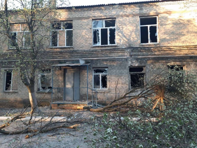 Окупанти обстріляли COVID-лікарню на Донеччині (ФОТО)