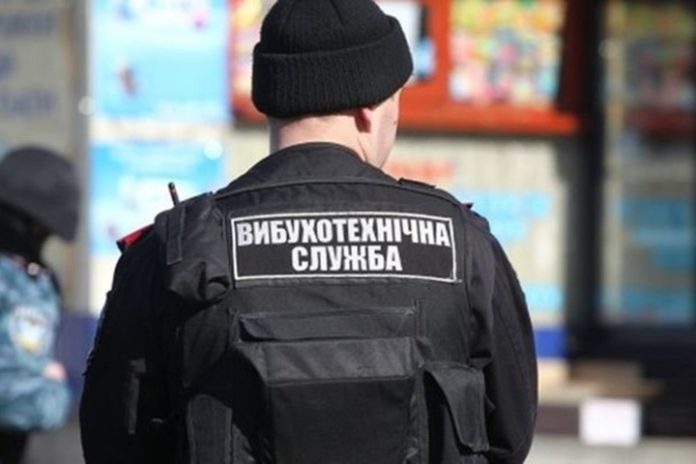 На Львівщині, у відділі поліції, шукали вибухівку На Львівщині, у відділі поліції, шукали вибухівку